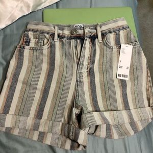 Never Worn Urban Outfitters Mom Shorts